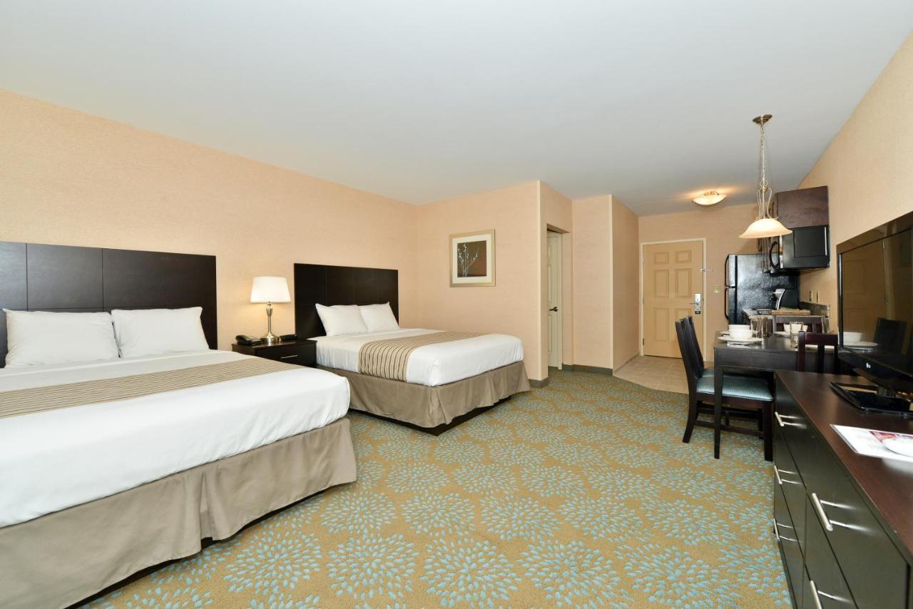Suburban Studios Quantico Stafford Room photo